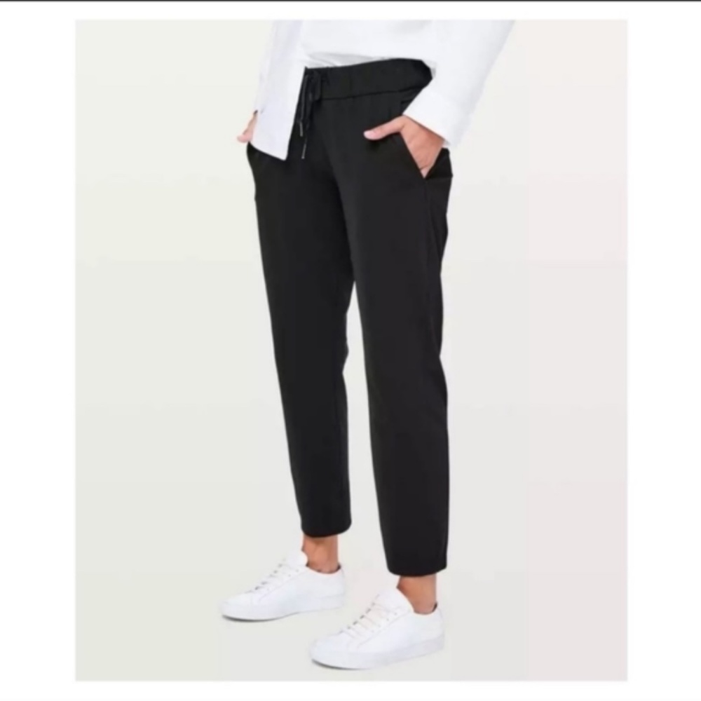 Lululemon On the Fly Crop Pants Joggers Black Size 6